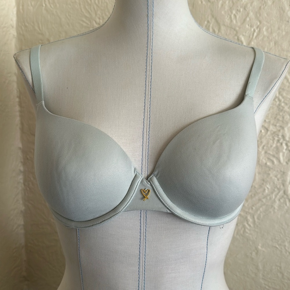 Victoria’s Secret Lined Semi Demi Pale Blue Lightly Lined Bra 32D Gold Heart